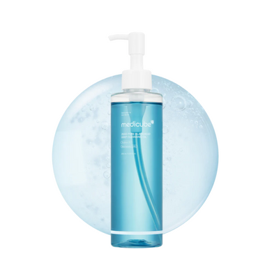 MEDICUBE Zero Pore Blackhead Deep Cleansing Oil is a potent blend designed to effectively dissolve and remove blackheads and impurities. Formulated with a rich array of oils including Soybean, Jojoba, and Grape Seed, this cleansing oil nourishes while deeply cleaning pores. Additional skin-loving ingredients like Niacinamide and Madecassoside soothe and refine the skin, promoting a clearer, smoother complexion. Perfect for daily use to maintain a clean and radiant skin.