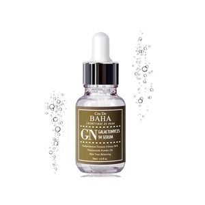 COS DE BAHA (GN) 94% Galactomyces Serum is a nourishing serum designed for all skin types, particularly effective for those looking to enhance their skin’s radiance and texture. This serum features 94% Galactomyces Ferment Filtrate, a powerhouse ingredient known for its ability to brighten skin, reduce the appearance of pores, and improve skin elasticity. Combined with 2% Niacinamide for skin tone evening and Sodium Hyaluronate for deep hydration, this serum promotes a healthier, more luminous complexion.